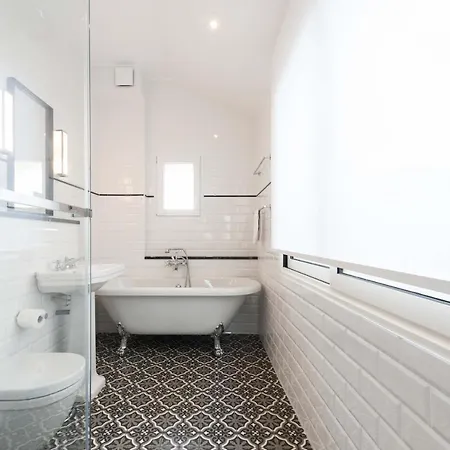 Du Louvre Apartment Paris