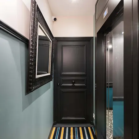 Du Louvre Apartment *