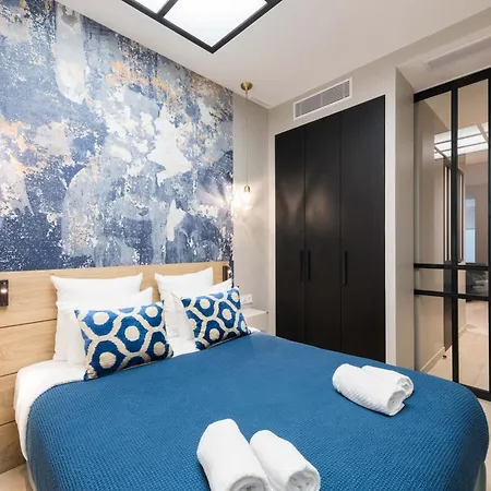 Du Louvre Apartment *