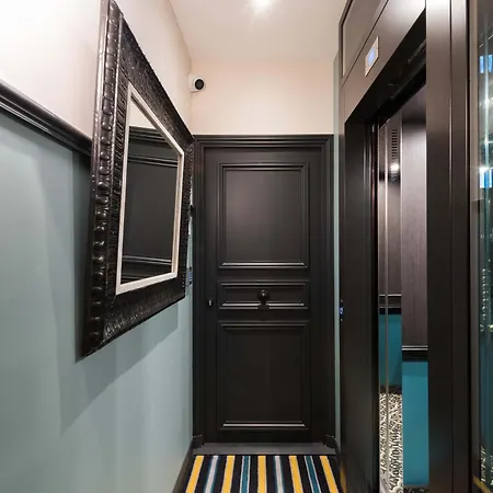 Apartment Du Louvre Paris